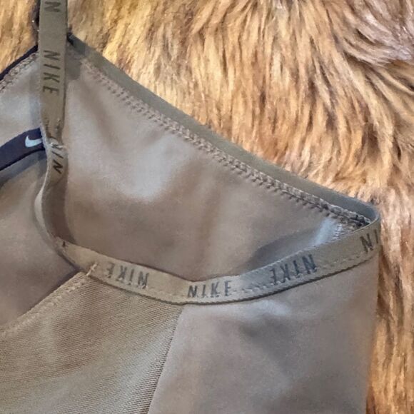 Nike Dry Git Stylish Olive Green Sports Bra Posh Show - Picture 3 of 5